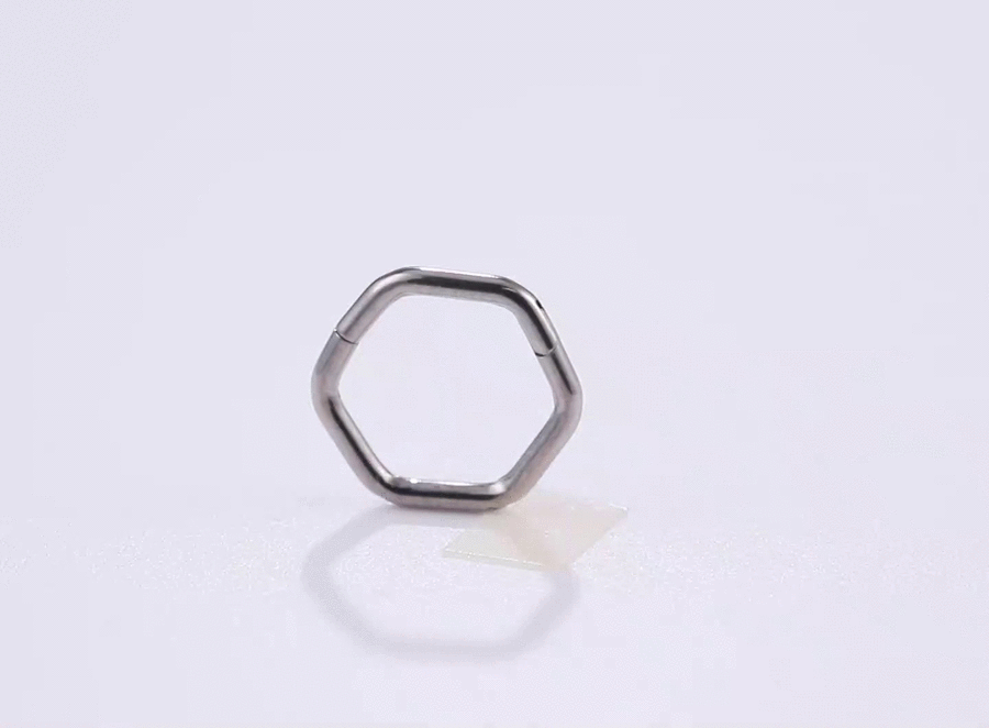 ADCM21 G-23 TITANIUM HINGED BCR WITH GEOMETRIC DESIGN