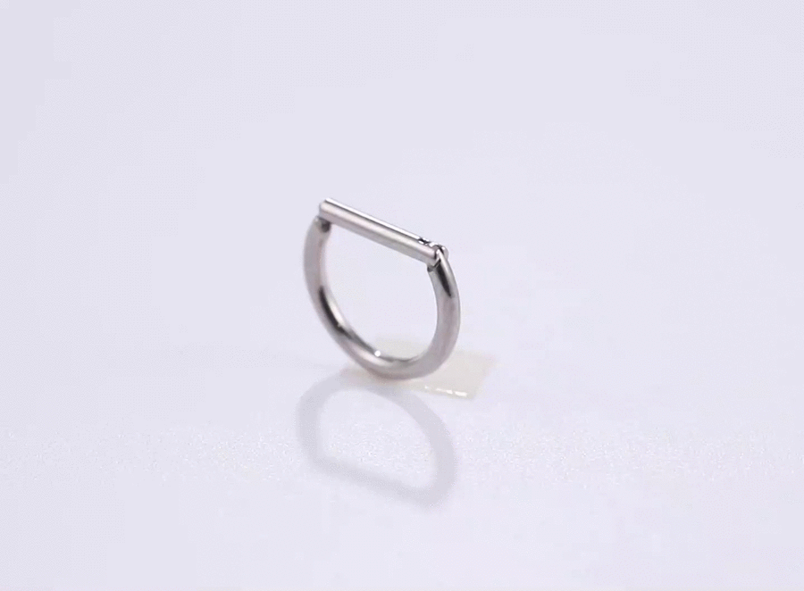ADCM22 G-23 TITANIUM HINGED BCR WITH D SHAPEE DESIGN
