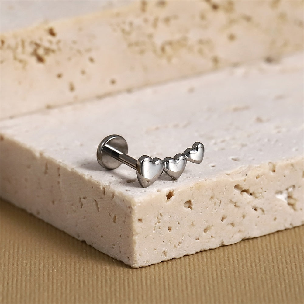 ADLBS14 G-23 TITANIUM INTERNAL THREAD LABRET WITH 3 HEART