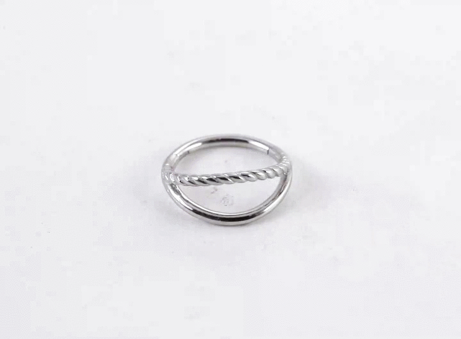 BCM69 STAINLESS STEEL HINGED BCR WITH ROPE DESIGN