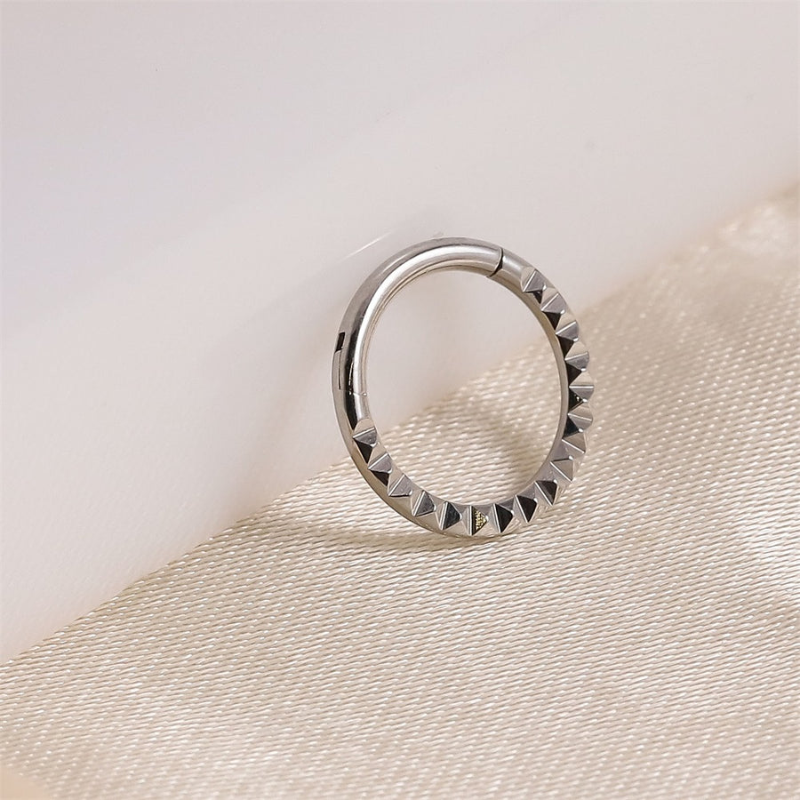 BCM78 STAINLESS STEEL HINGED BCR WITH ROPE TWIST PATTERN