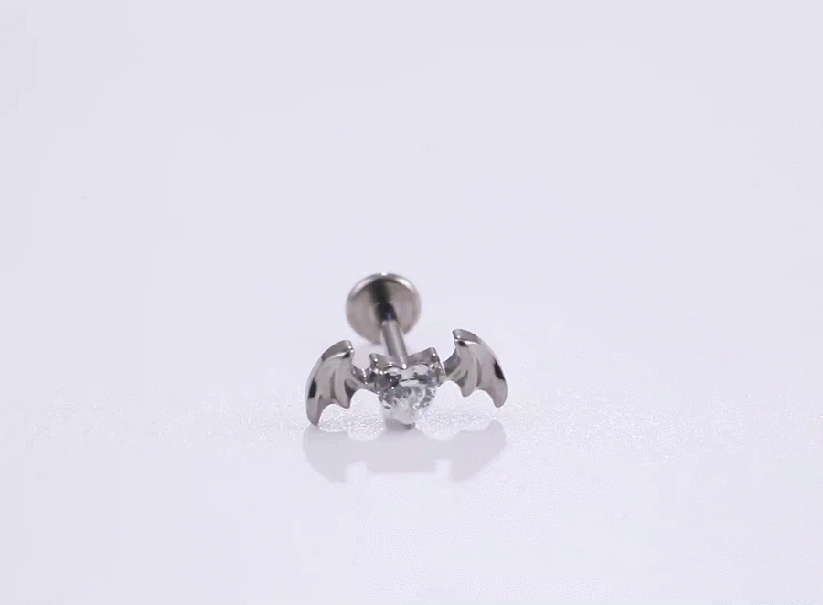 BLBJ47 G-23 TITANIUM INTERNAL THREAD LABRET WITH BAT DESIGN