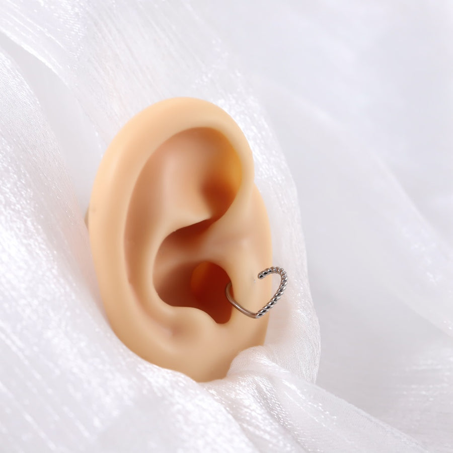 BRN04 STAINLESS STEEL HEART SHAPE NOSE STUD WITH ROPE DESIGN