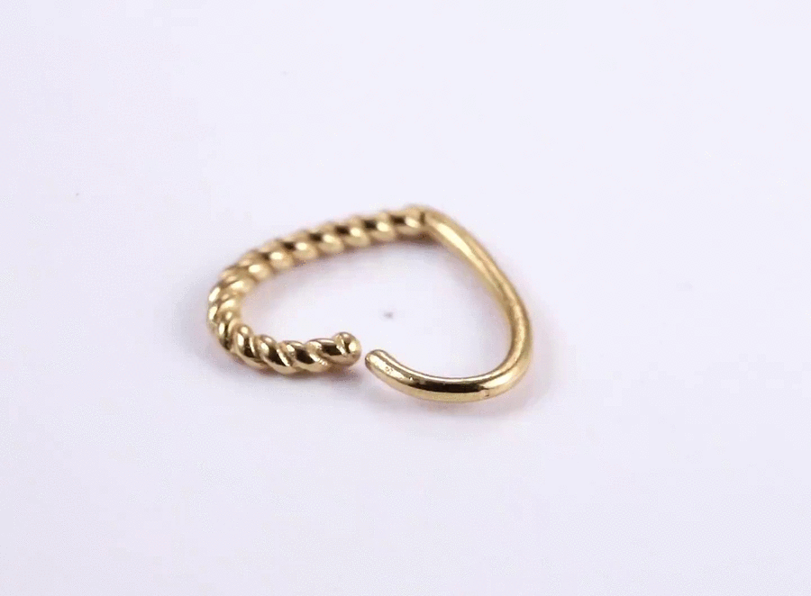 BRN04 STAINLESS STEEL HEART SHAPE NOSE STUD WITH ROPE DESIGN