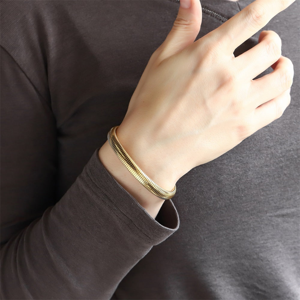 BSS1034 STAINLESS STEEL ELASTIC BANGLE