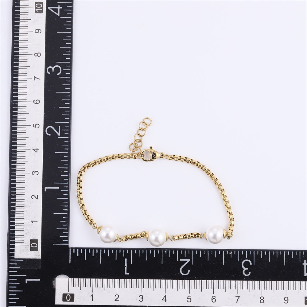 BSS1113 STAINLESS STEEL BRACELET WITH ROUND SHELL PEARL