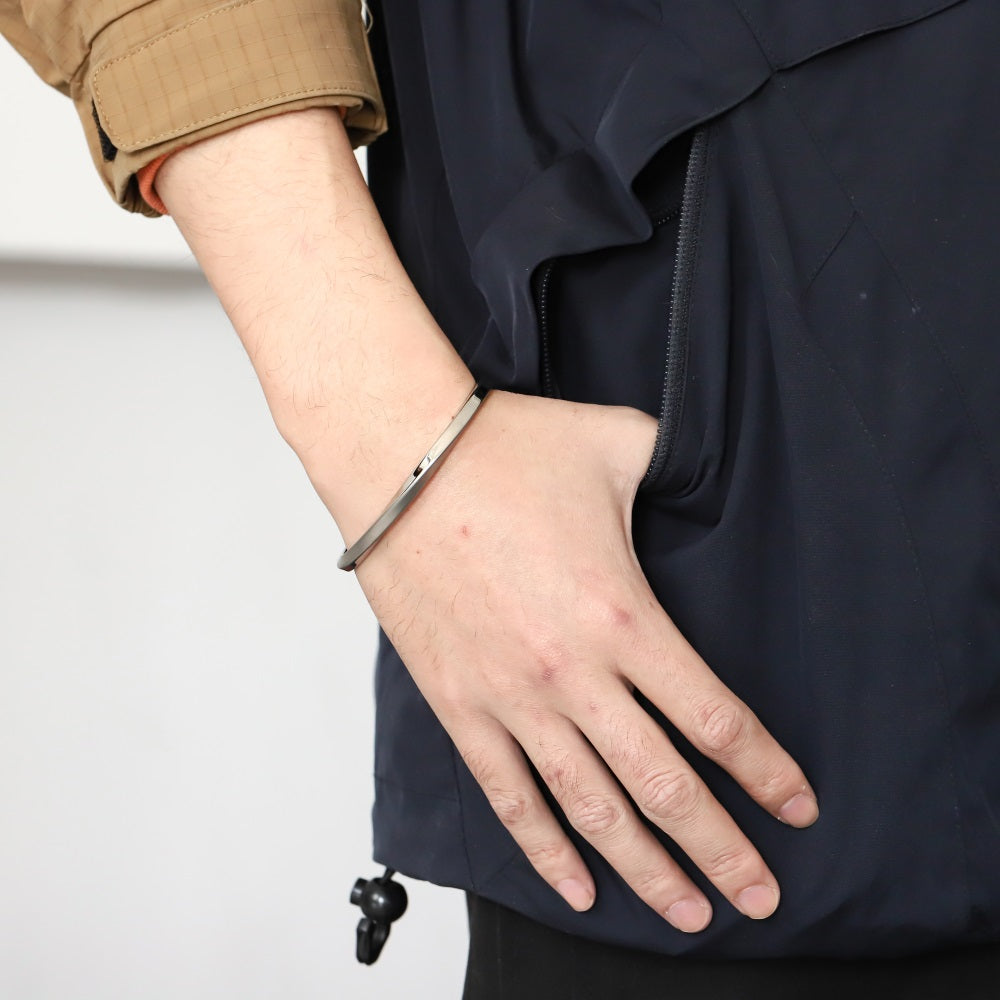 BSSG205 STAINLESS STEEL TWISTED OPEN BANGLE