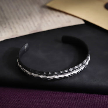 BSSG206 STAINLESS STEEL BANGLE WITH ROCK SURFACE