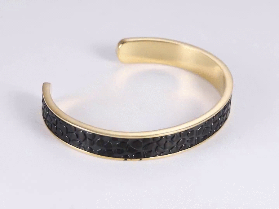 BSSG211 STAINLESS STEEL LEATHER LOOKING OPEN BANGLE WITH TWO TONE COLOR