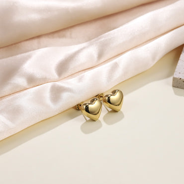 ESS845 STAINLESS STEEL HOLLOW HEART EAR STUD