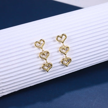 ESS900 STAINLESS STEEL EAR STUD WITH HEART DESIGN