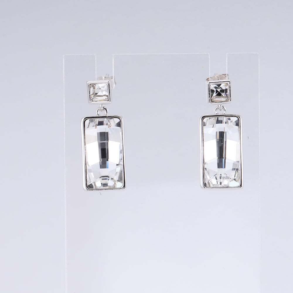 INSWER15A.FIE SWAROVSKI EARRING AAB CO..