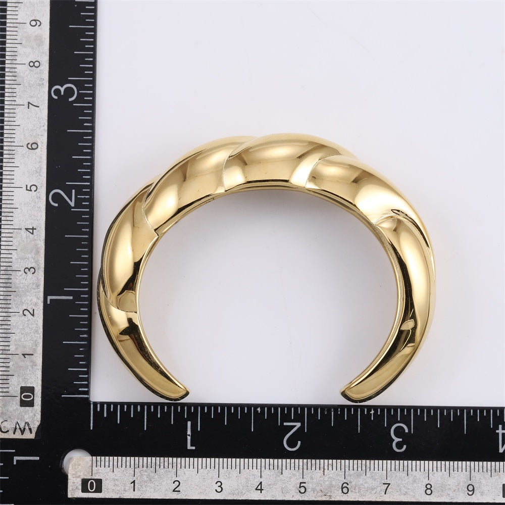 MBSG25 STAINLESS STEEL CHUNKY CROISSANL OPEN BANGLE