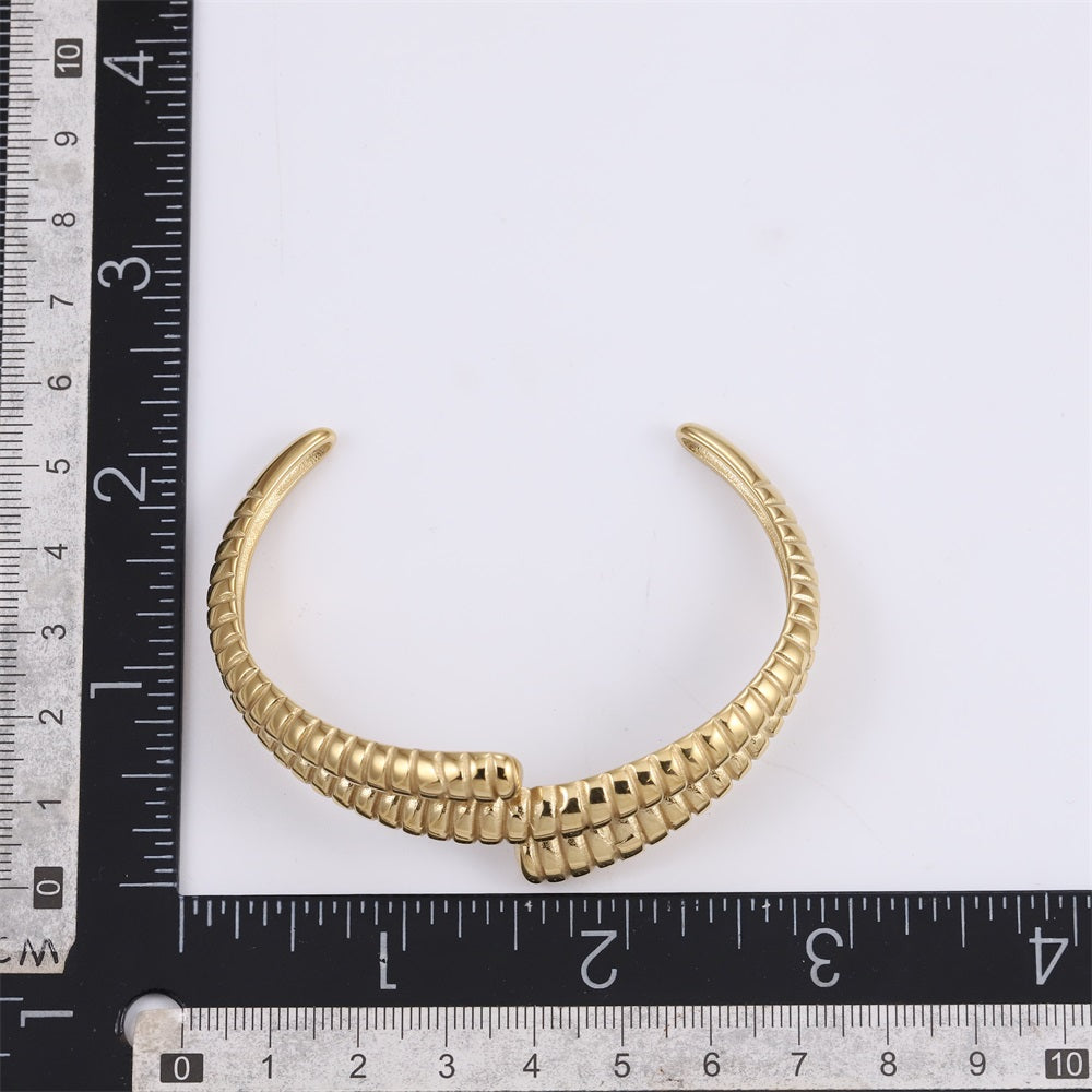 MBSG34 STAINLESS STEEL RIBBED OPEN BANGLE