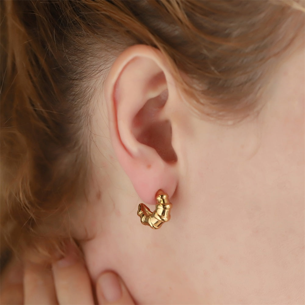 MESS69 STAINLESS STEEL CROISSANT STUD EARRING