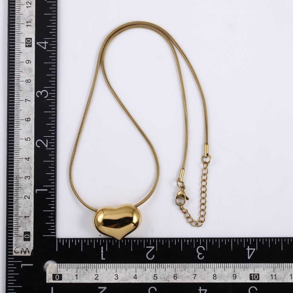 MNSS56 STAINLESS STEEL NECKLACE CHUNKEY HEART PENDANT AND ROUND SNAKE CHAIN