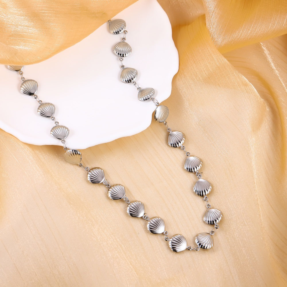 NSS1069 STAINLESS STEEL SCALLOP SHELL NECKLACE