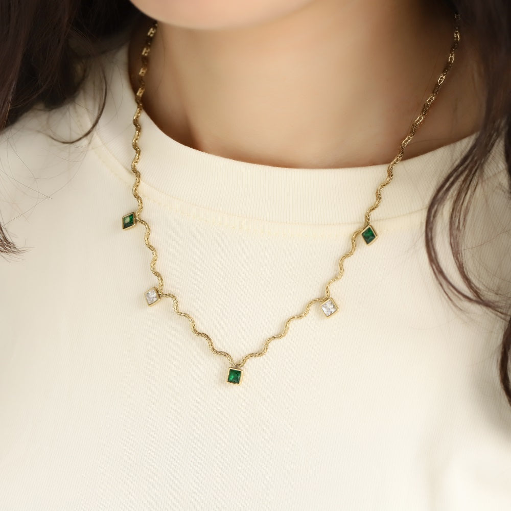 NSS1105 STAINLESS STEEL WAVY CHAIN NECKLACE WITH SQUARE CHARM