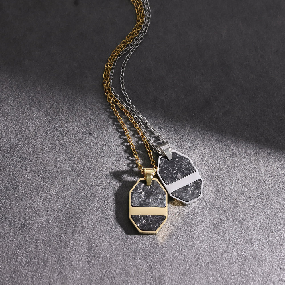 PSS1276 STAINLESS STEEL PENDANT WITH FORGED CARBON