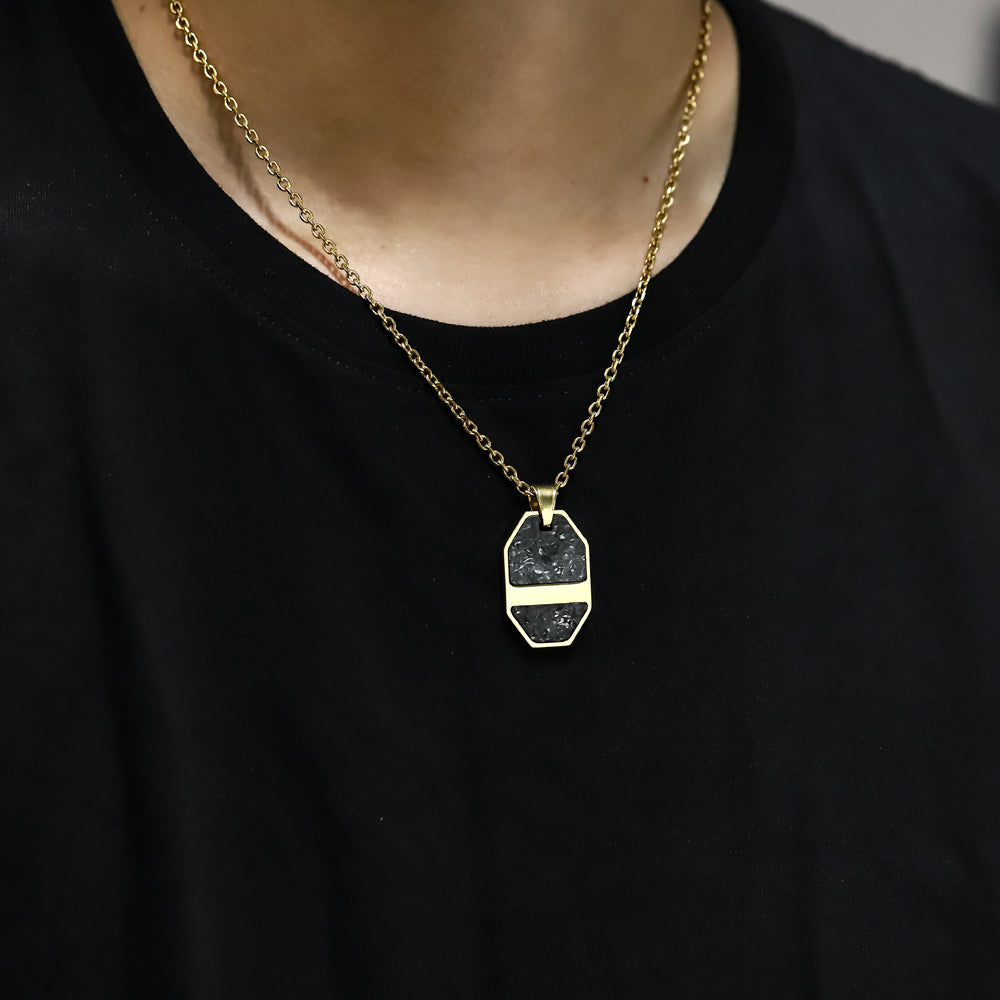 PSS1276 STAINLESS STEEL PENDANT WITH FORGED CARBON