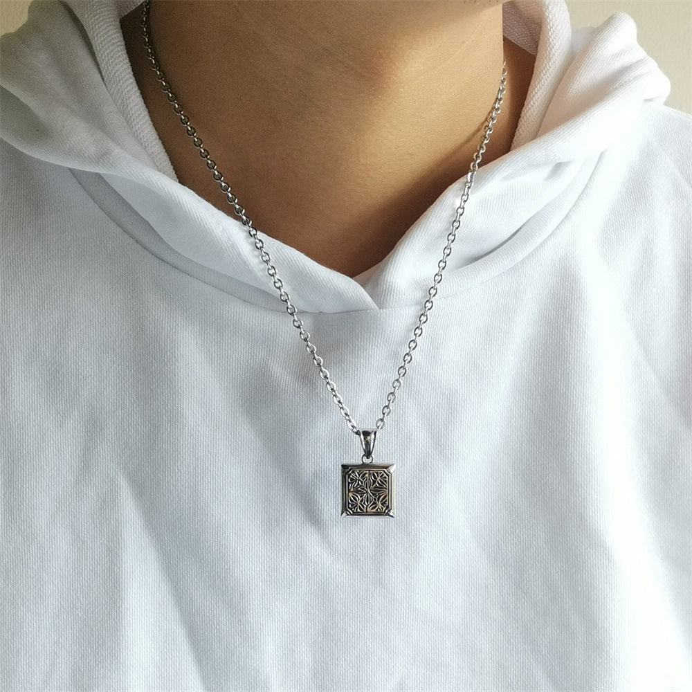 PSS1321 STAINLESS STEEL PENDANT IN SQUARE SHAPE