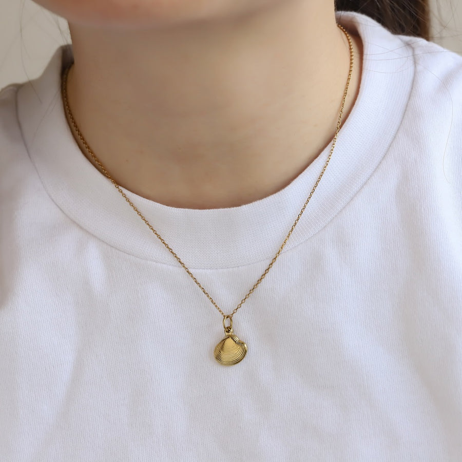 PSS1348 STAINLESS STEEL CLAM SHELL PENDANT