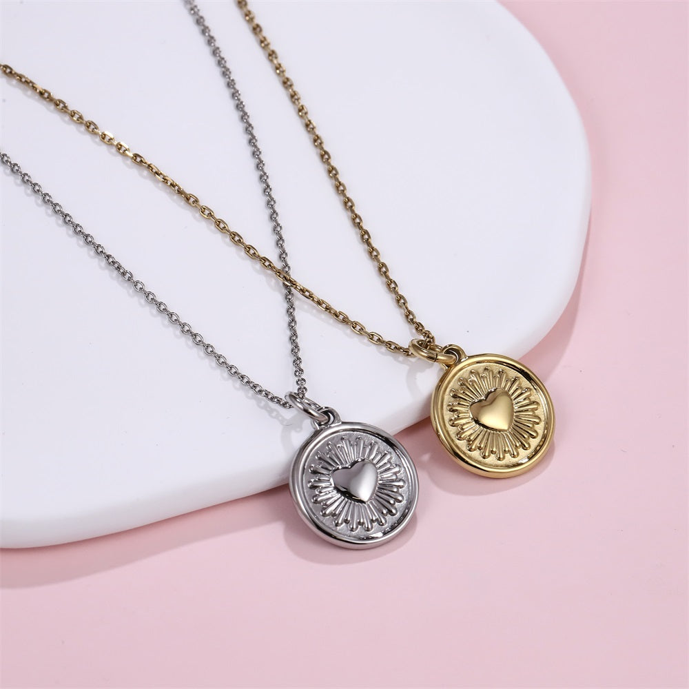 PSS1353 STAINLESS STEEL ROUND PENDANT WITH HEART