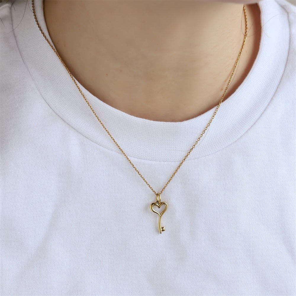 PSS1359 STAINLESS STEEL KEY PENDANT WITH HEART