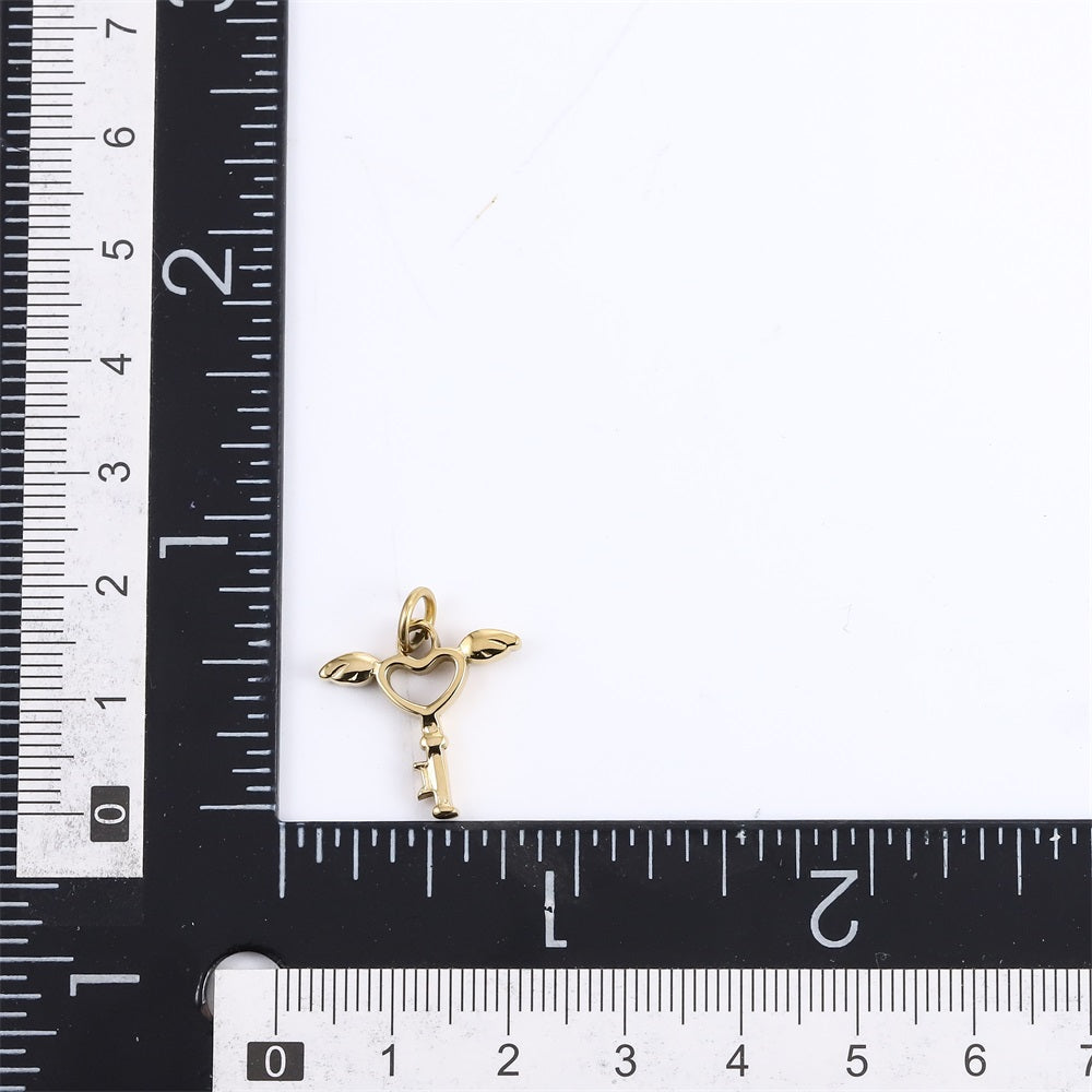 PSS1362 STAINLESS STEEL KEY PENDANT WITH HEART