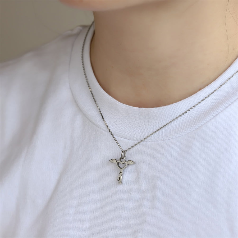 PSS1362 STAINLESS STEEL KEY PENDANT WITH HEART