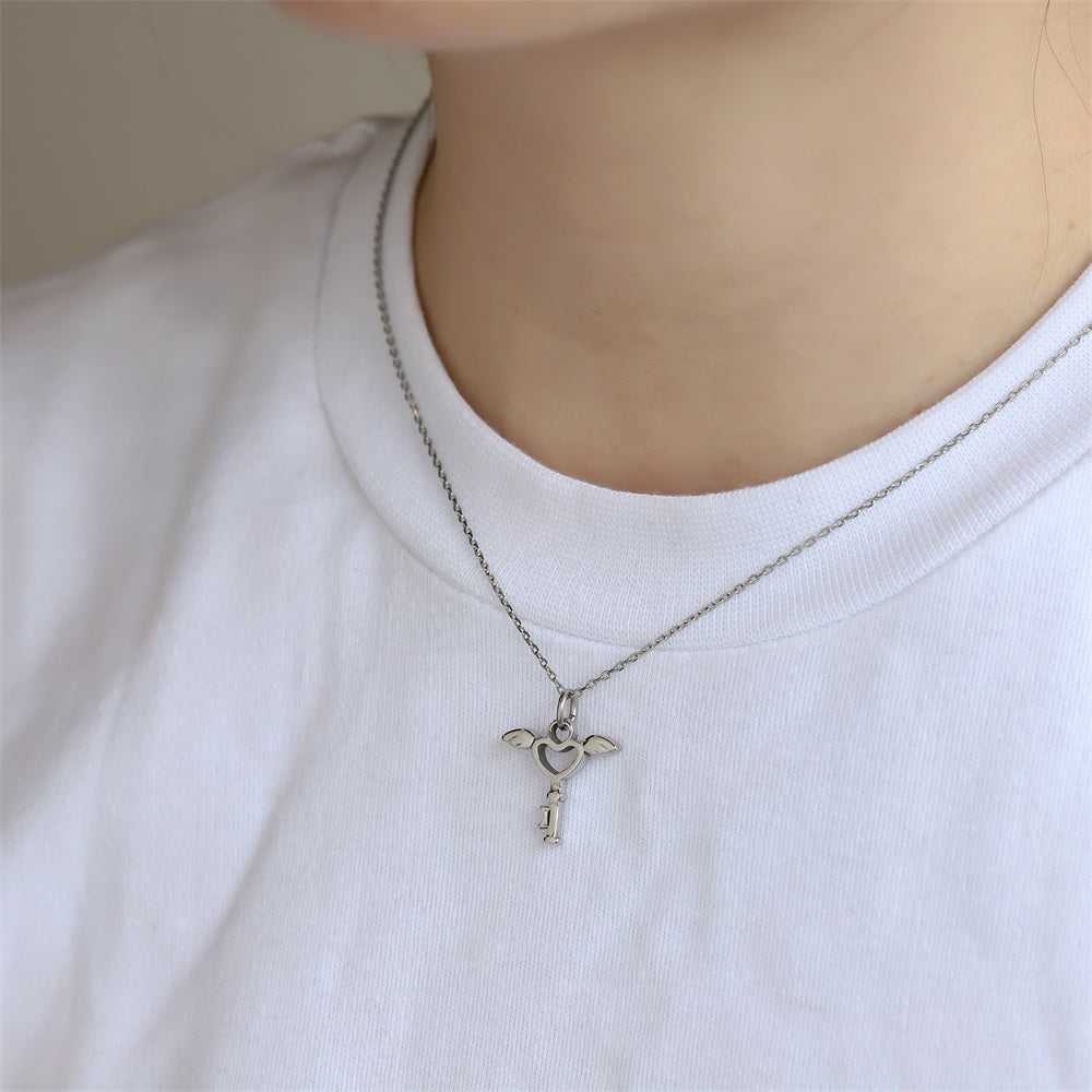 PSS1362 STAINLESS STEEL KEY PENDANT WITH HEART
