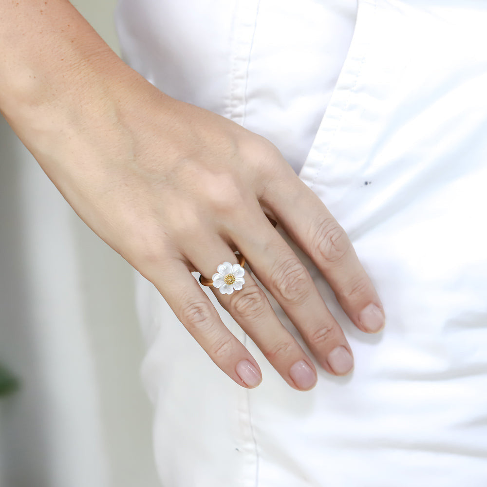 RSS1079 STAINLESS STEEL RING WITH MOP FLOWER