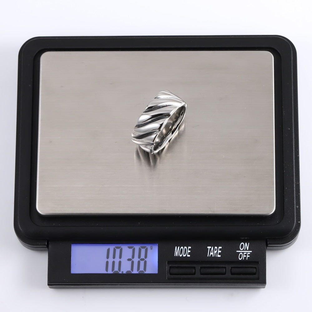 RSS1105 STAINLESS STEEL RING WITH ROPE DESIGN