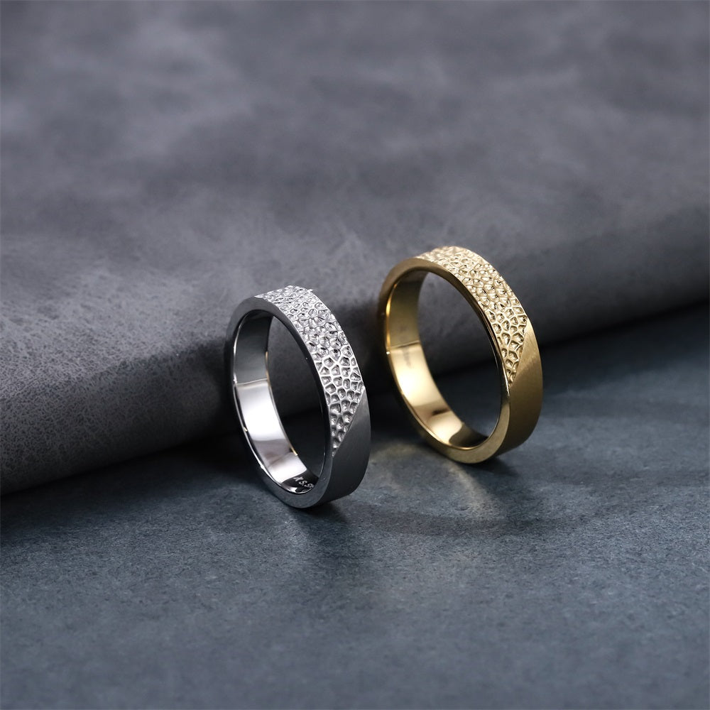 RSS1140 STAINLESS STEEL RING WITH HAMMER EFFECT