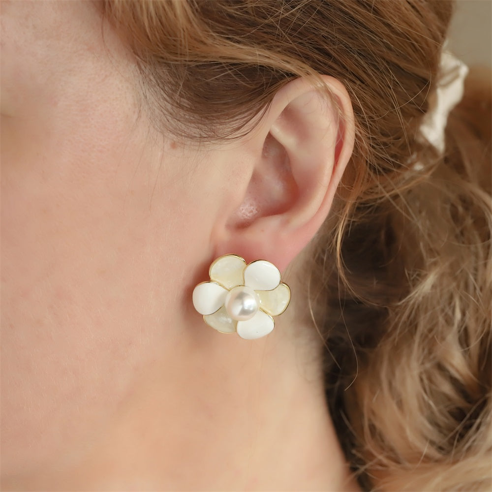 TES102 BASE METAL FLOWER EARRING WITH SYN PEARL&SHELL