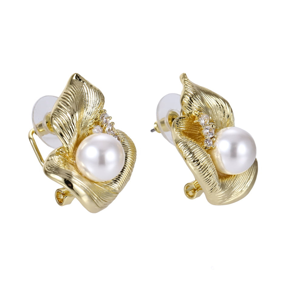 TES69 BRASS TEXTURED LEAF EARRING WITH PEARL&CZ