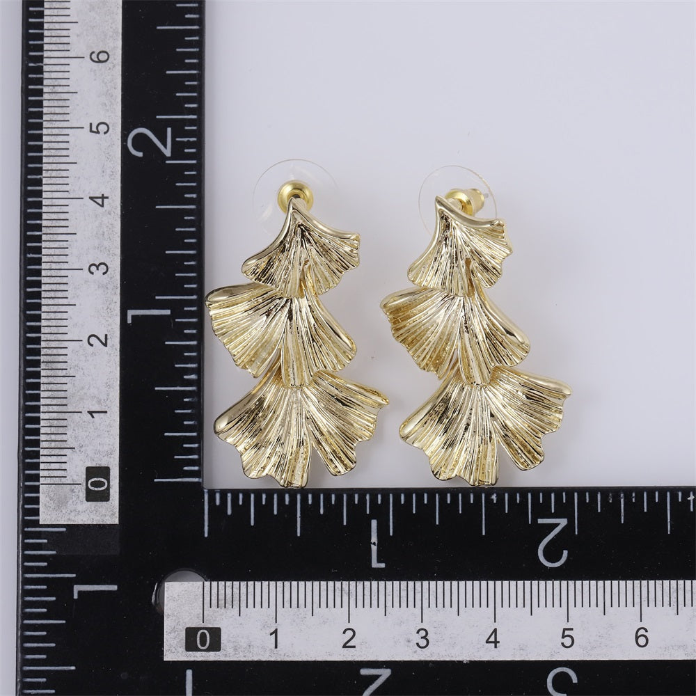 TES70 BASE METAL GINKGO LEAVE EARRING