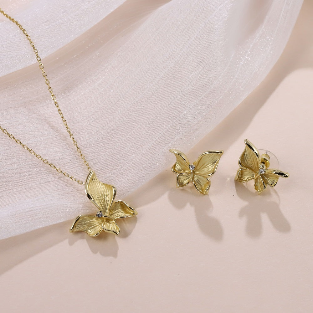 TNS104 BASE METAL NECKLACE WITH BUTTERFLY CHARM