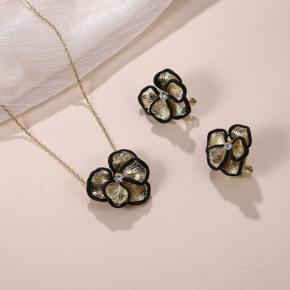 TNS53 BASE METAL FLOWER NECKLACE
