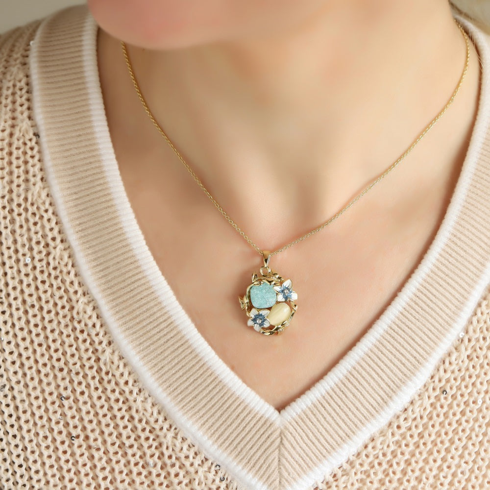 TNS91 BASE METAL NECKLACE WITH FLORAL CHARM