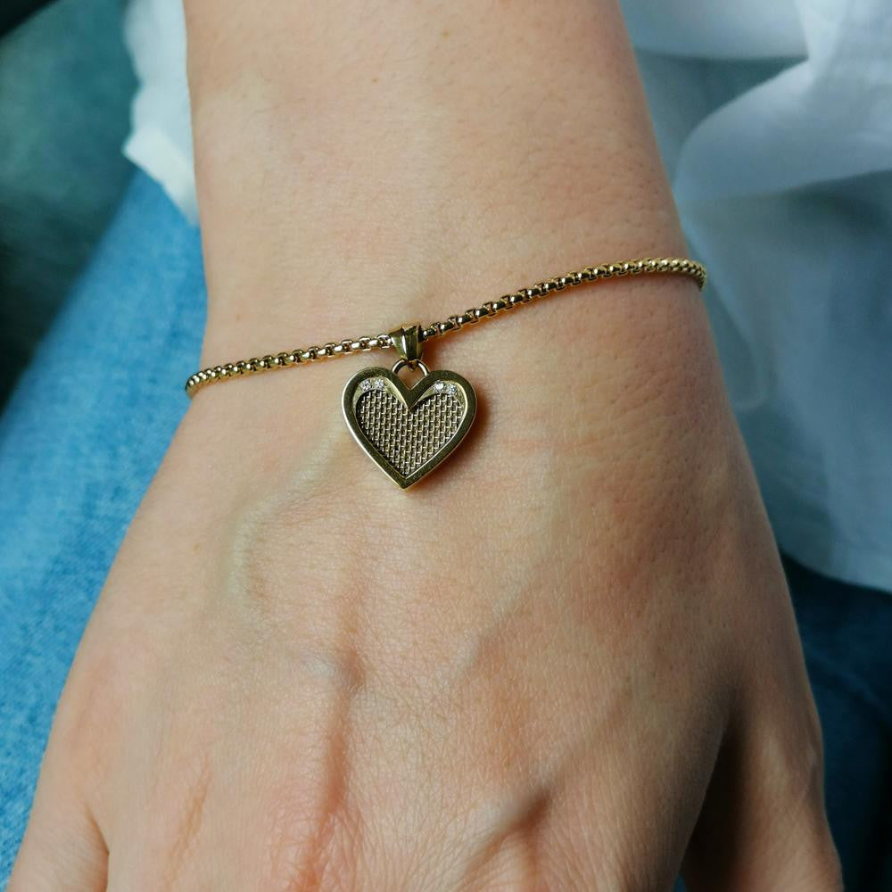 BSS533 STAINLESS STEEL BRACELET WITH HEART DESIGN AAB CO..