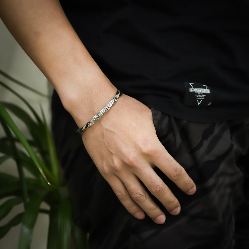 BSSG186 STAINLESS STEEL BANGLE WITH CASTING STONE EFFECT AAB CO..
