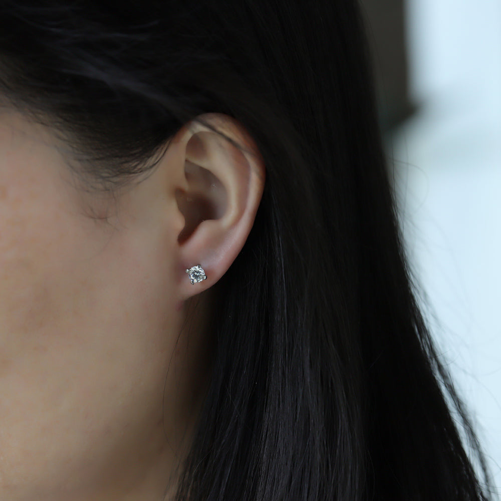 ESJ02 STAINLESS STEEL EAR STUDS CZ AAB CO..