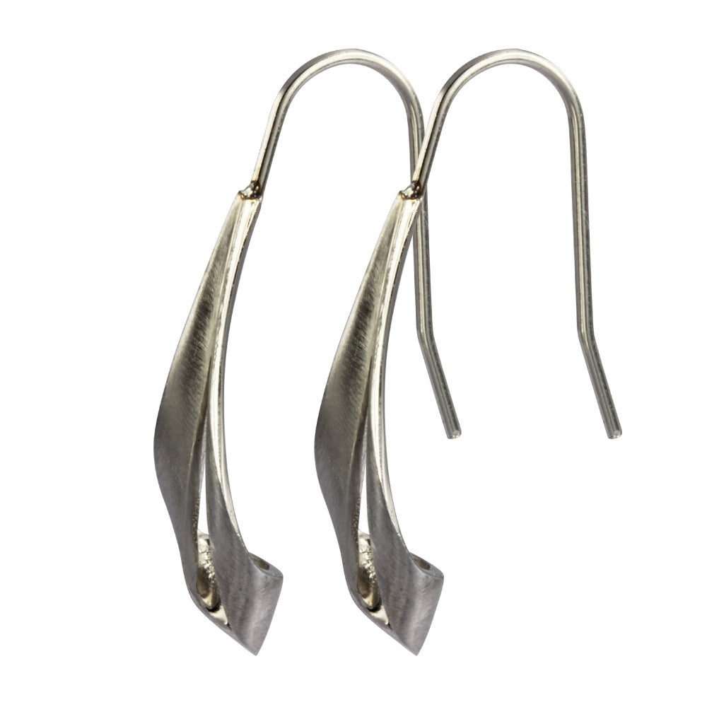 ESS674 STAINLESS STEEL EARRING AAB CO..